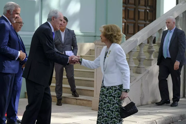 7fdf63eb-2212-46d8-a52e-7948cd421498_source-aspect-ratio_default_0