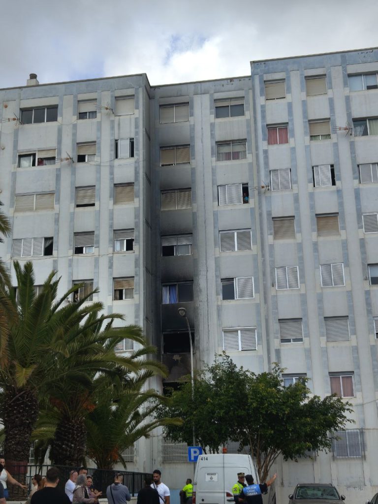 foto incendio ofra