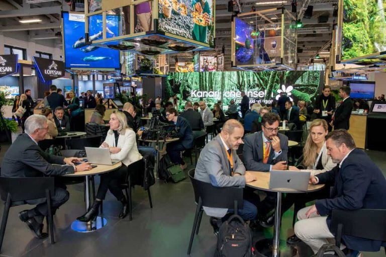 020325-Foto-de-archivo.-Zona-de-reuniones-del-stand-de-Islas-Canarias-en-la-ITB-de-Berlin