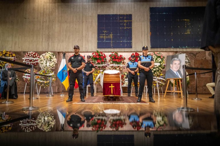 6a328430-0966-4764-9c3b-b29a4efb4ce2_source-aspect-ratio_default_0