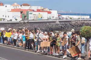 RS721413_sm-Manifestacion-Garachico-04