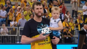 c8202c4e-94ba-4b90-8b61-425e83ed1dcf_16-9-discover-aspect-ratio_default_0